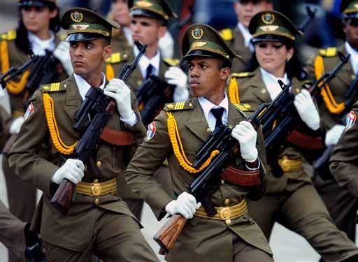 Orgullosa  de  nuestras  Fuerzas  Armadas Revolucionarias .